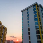 Почему не стоит покупать жильё рядом с мусорной камерой