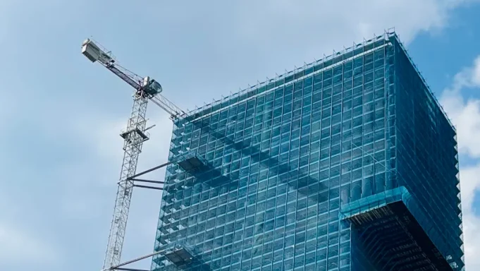 Что скрывают проекты благоустройства: анализ скрытых колодцев, ТП и техзон в дворах.