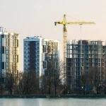 Микрорайон в тумане: эффект городской «чаши» и застой воздуха в низинах