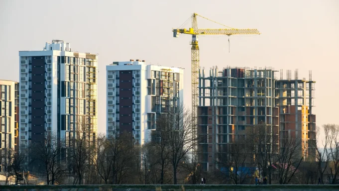 Микрорайон в тумане: эффект городской «чаши» и застой воздуха в низинах